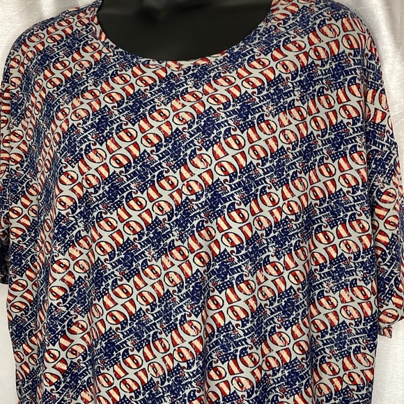 LuLaRoe Irma NWT Women’s 2XL Spirit of 76 Patriotic Americana Short Sleeve Top - Picture 2 of 8